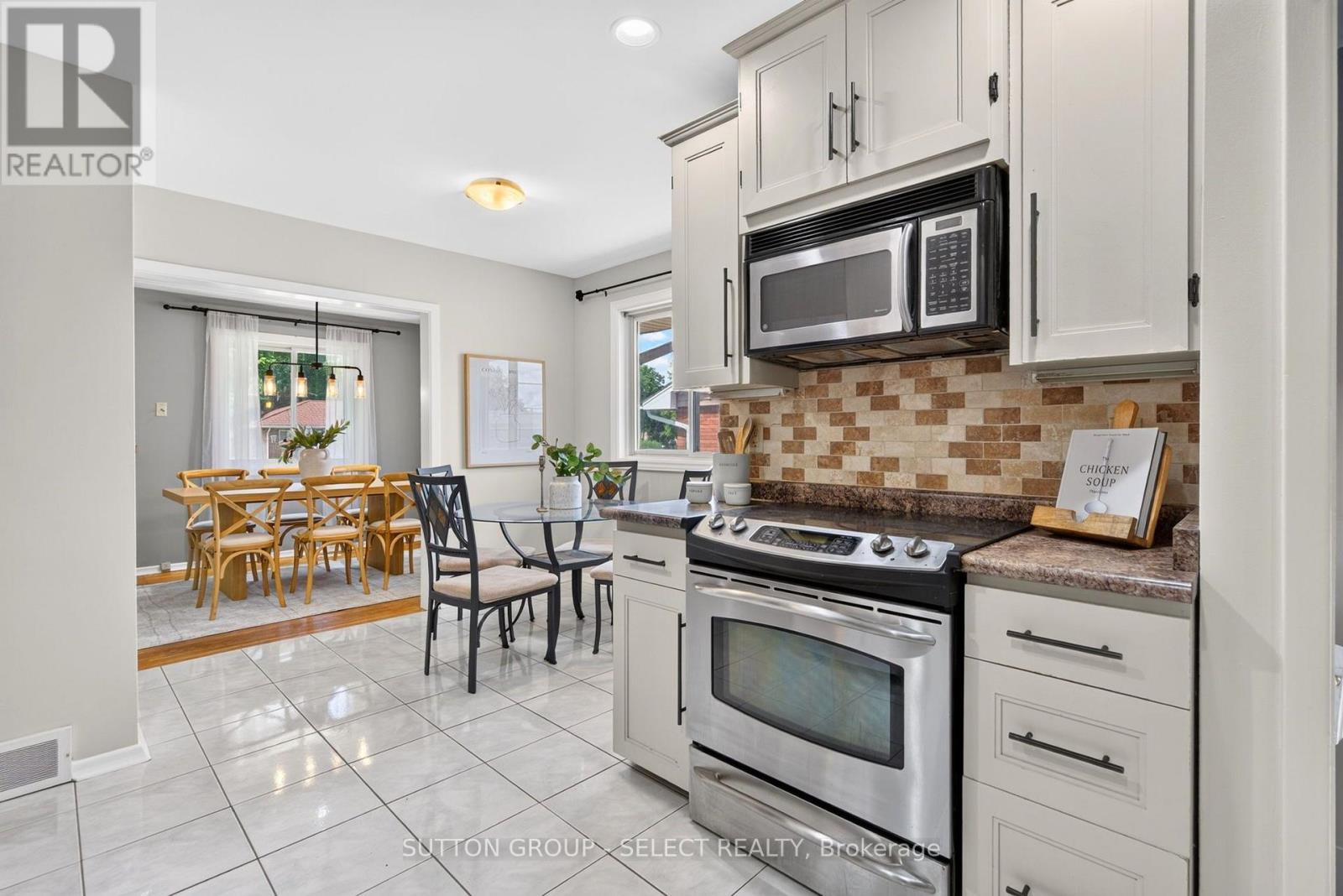 198 ARLINGTON CRESCENT - 9
