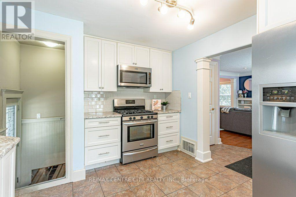 53 CLIFTONVALE AVENUE - 11