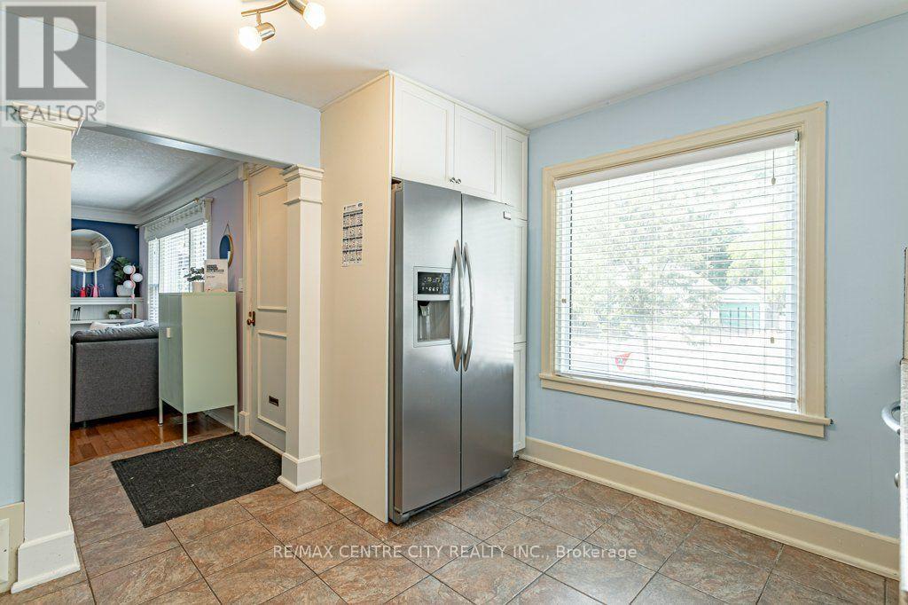 53 CLIFTONVALE AVENUE - 12