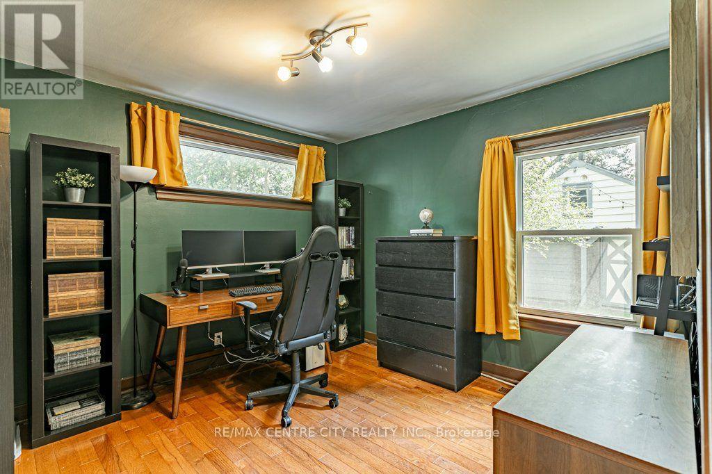 53 CLIFTONVALE AVENUE - 14