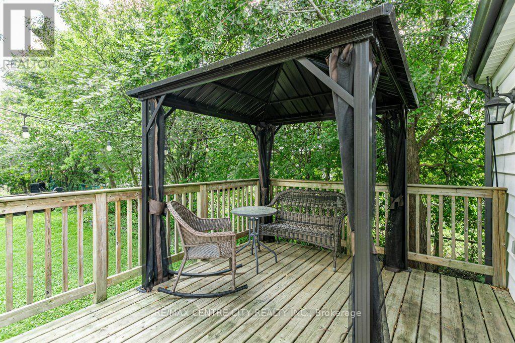 53 CLIFTONVALE AVENUE - 26
