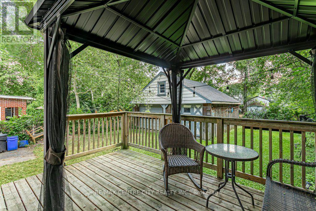 53 CLIFTONVALE AVENUE - 27