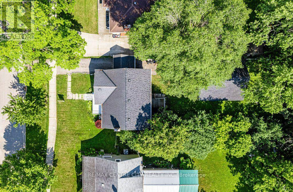 53 CLIFTONVALE AVENUE - 32