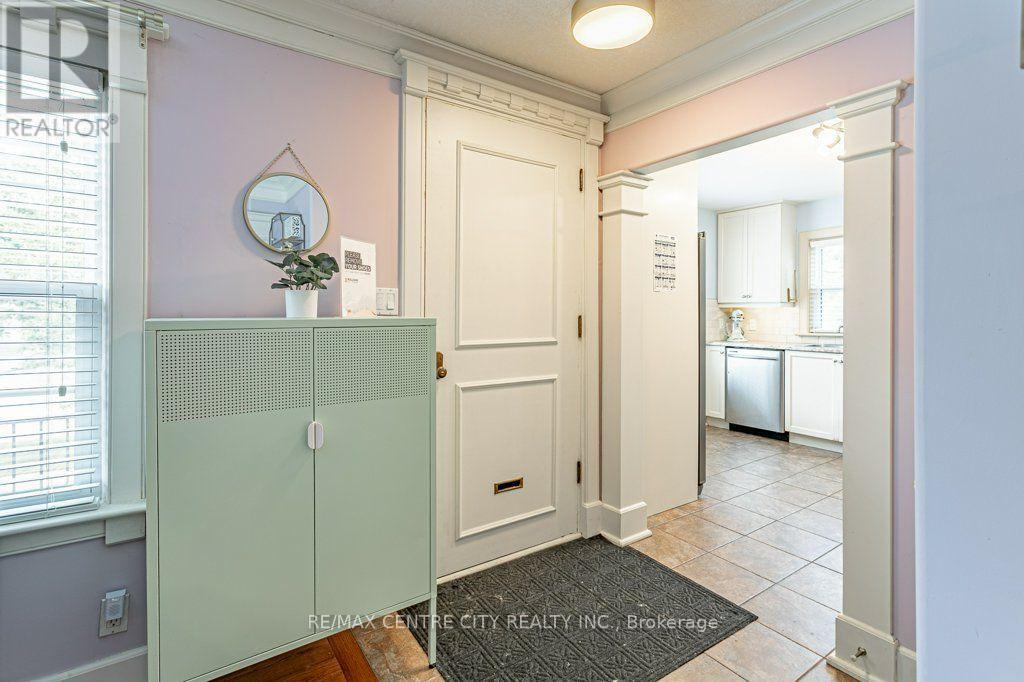 53 CLIFTONVALE AVENUE - 4