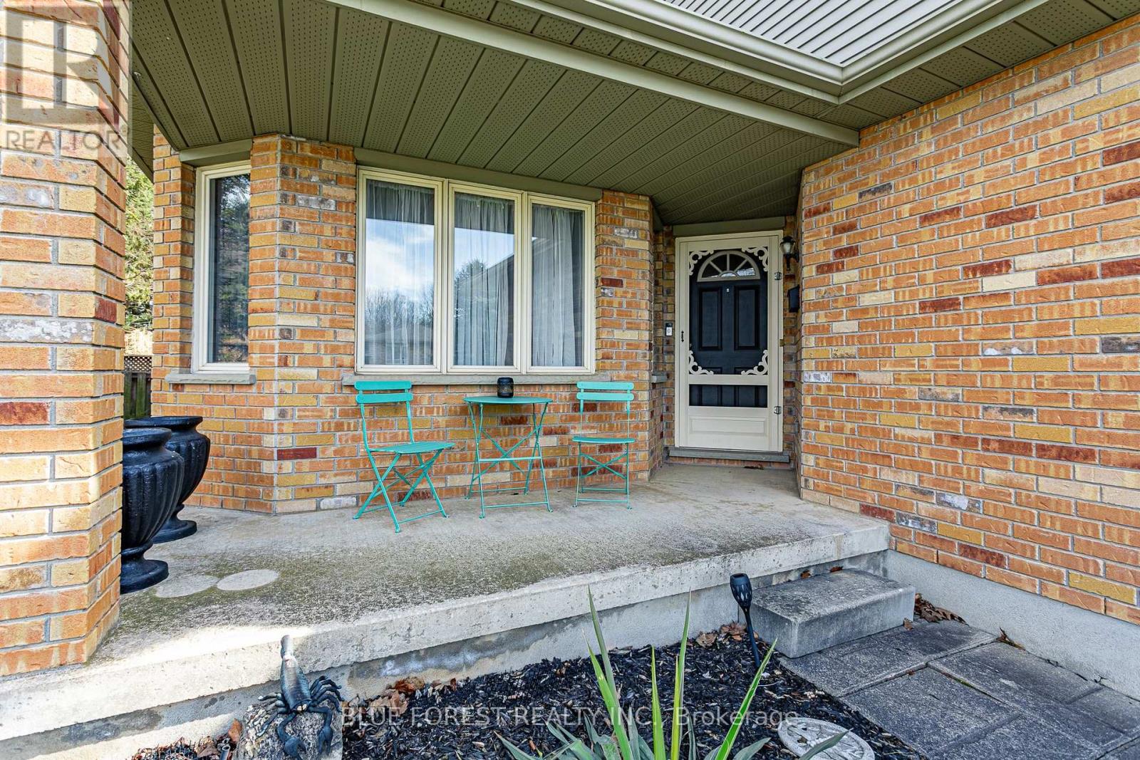 14 ERIC DRIVE - Image 3
