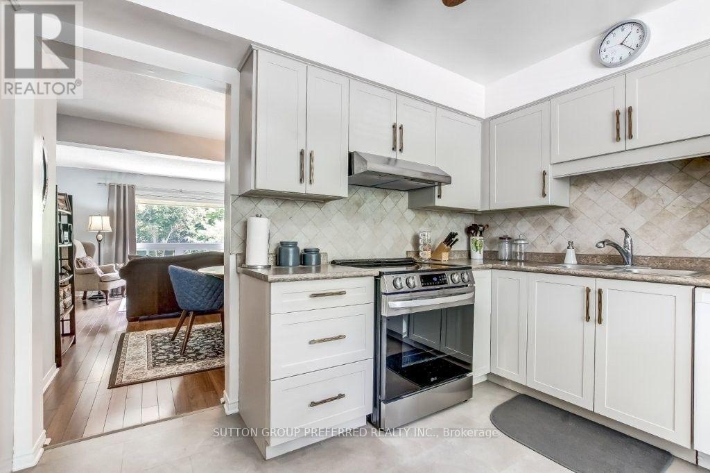 #12 1990 WAVELL STREET - 5