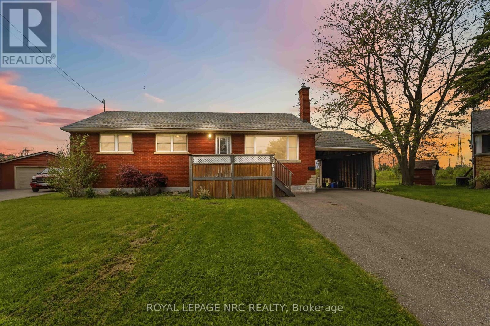 7101 ROGER CRESCENT - 1