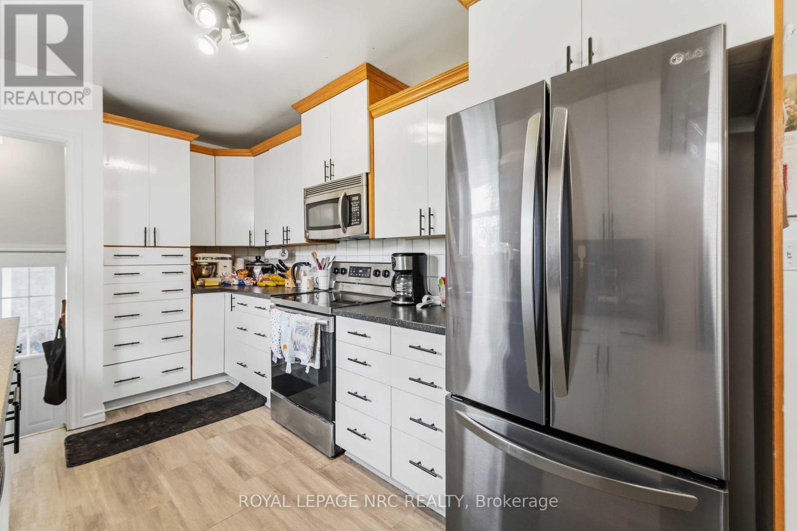 7101 ROGER CRESCENT - 13