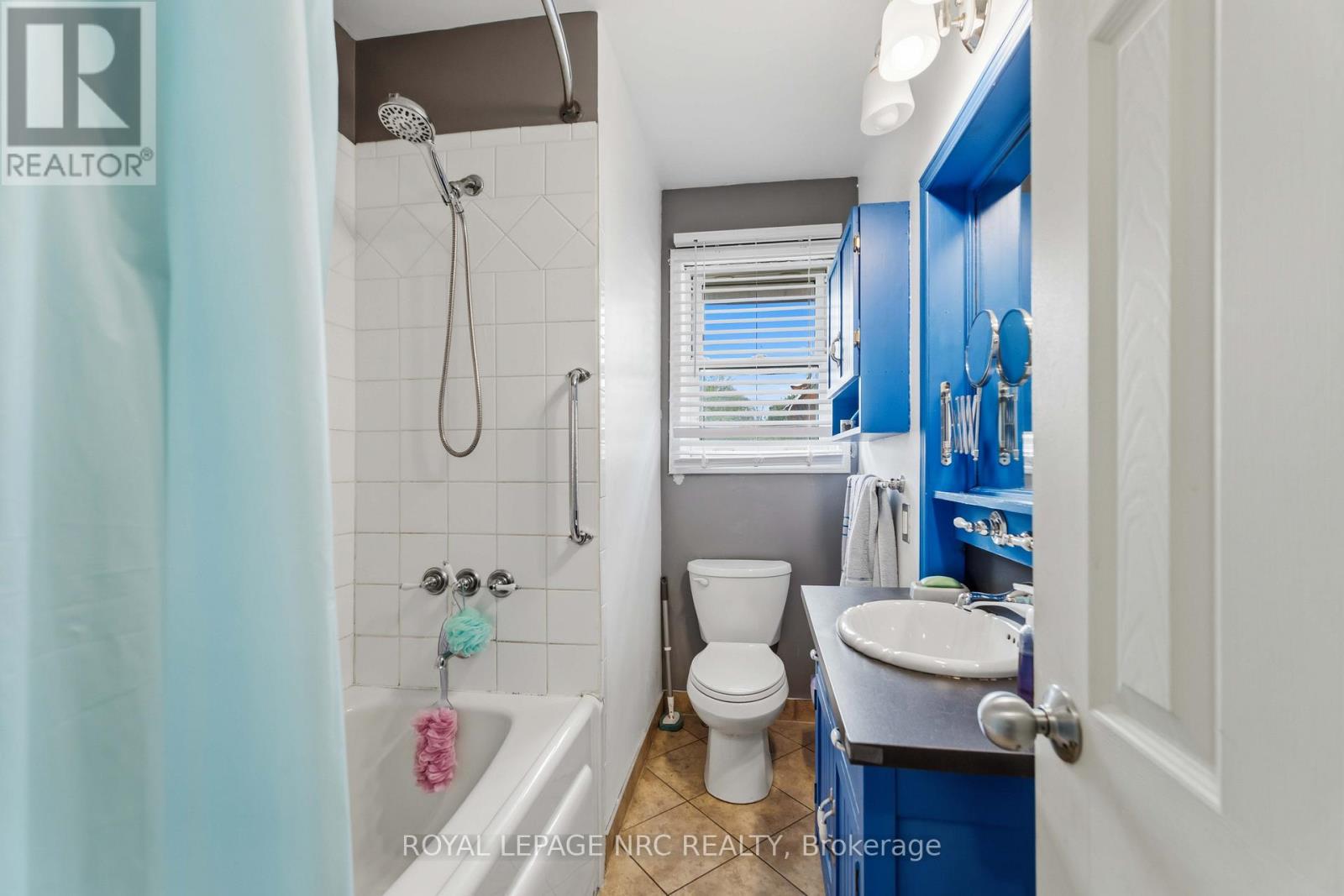 7101 ROGER CRESCENT - 22