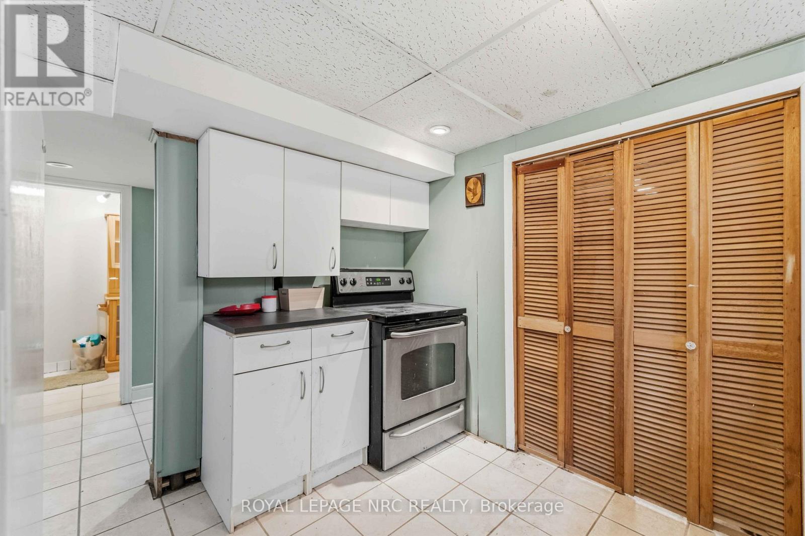 7101 ROGER CRESCENT - 26