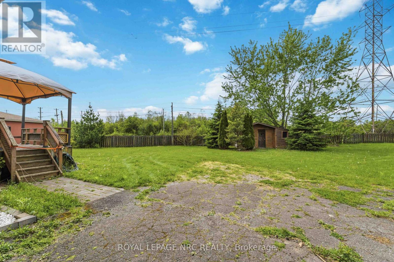 7101 ROGER CRESCENT - 35