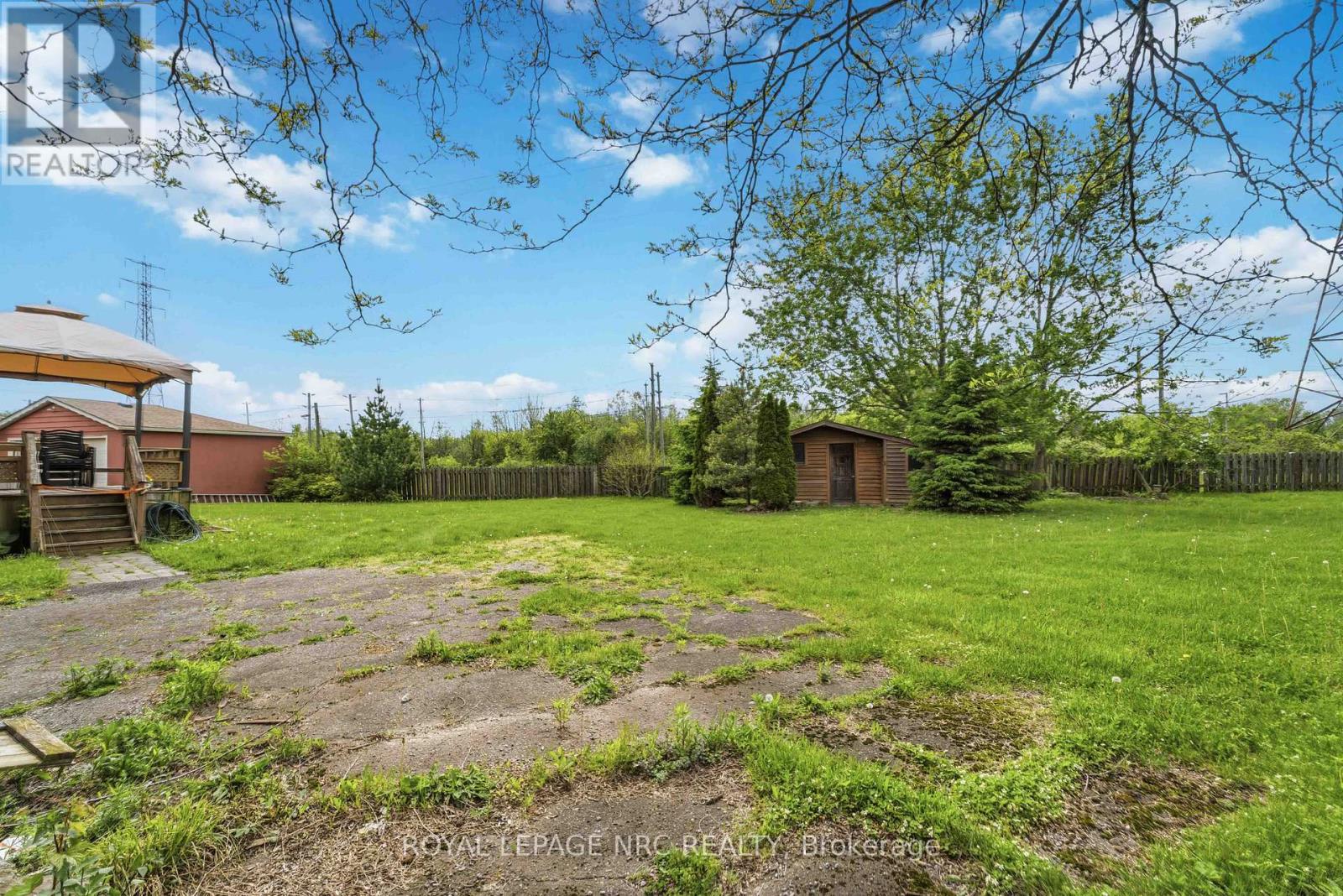 7101 ROGER CRESCENT - 36