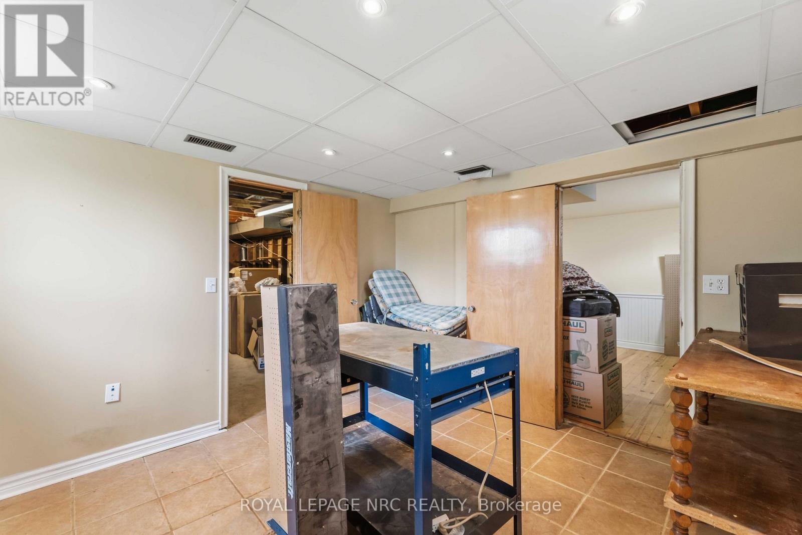 7101 ROGER CRESCENT - 30