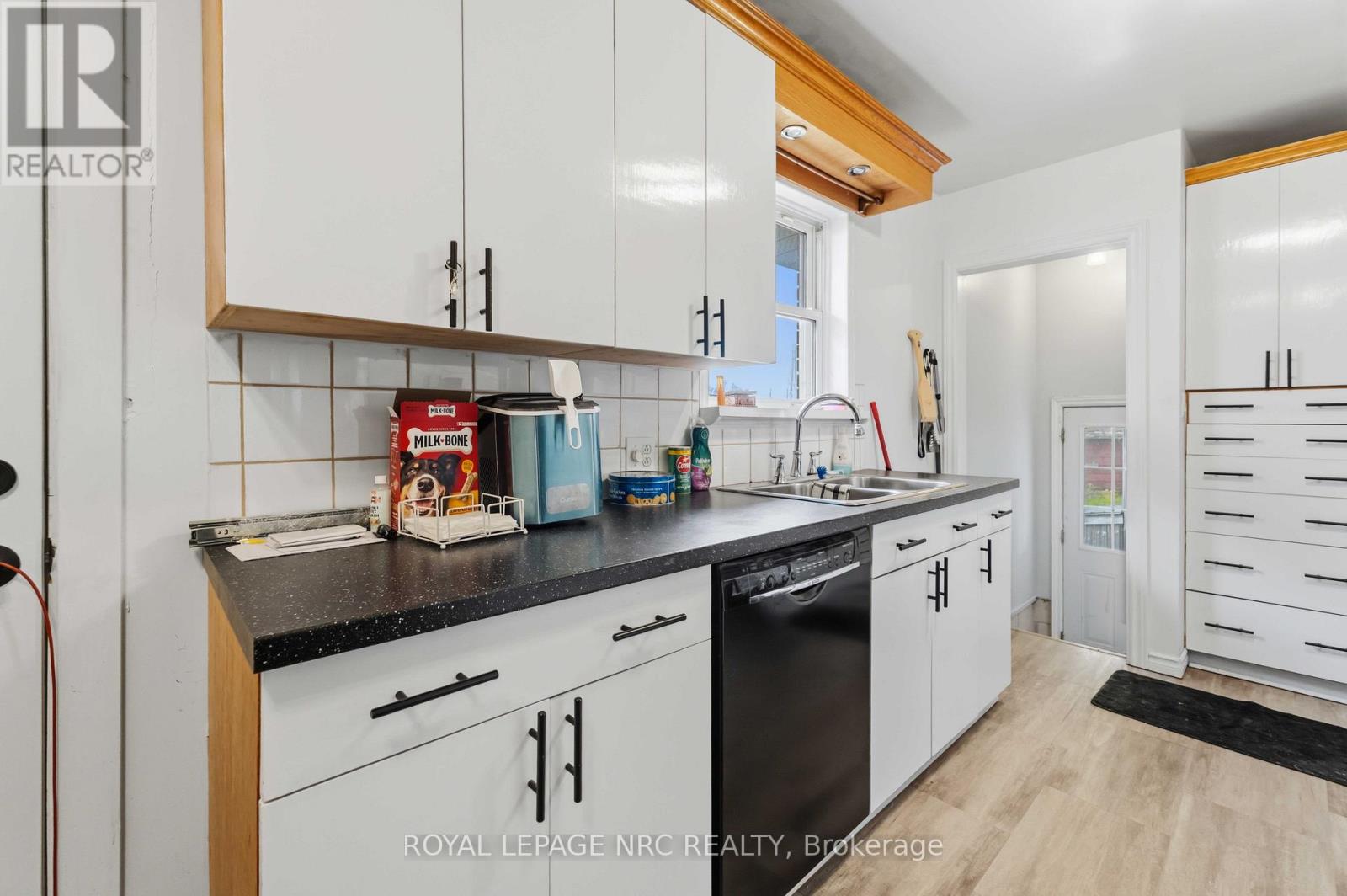 7101 ROGER CRESCENT - 14