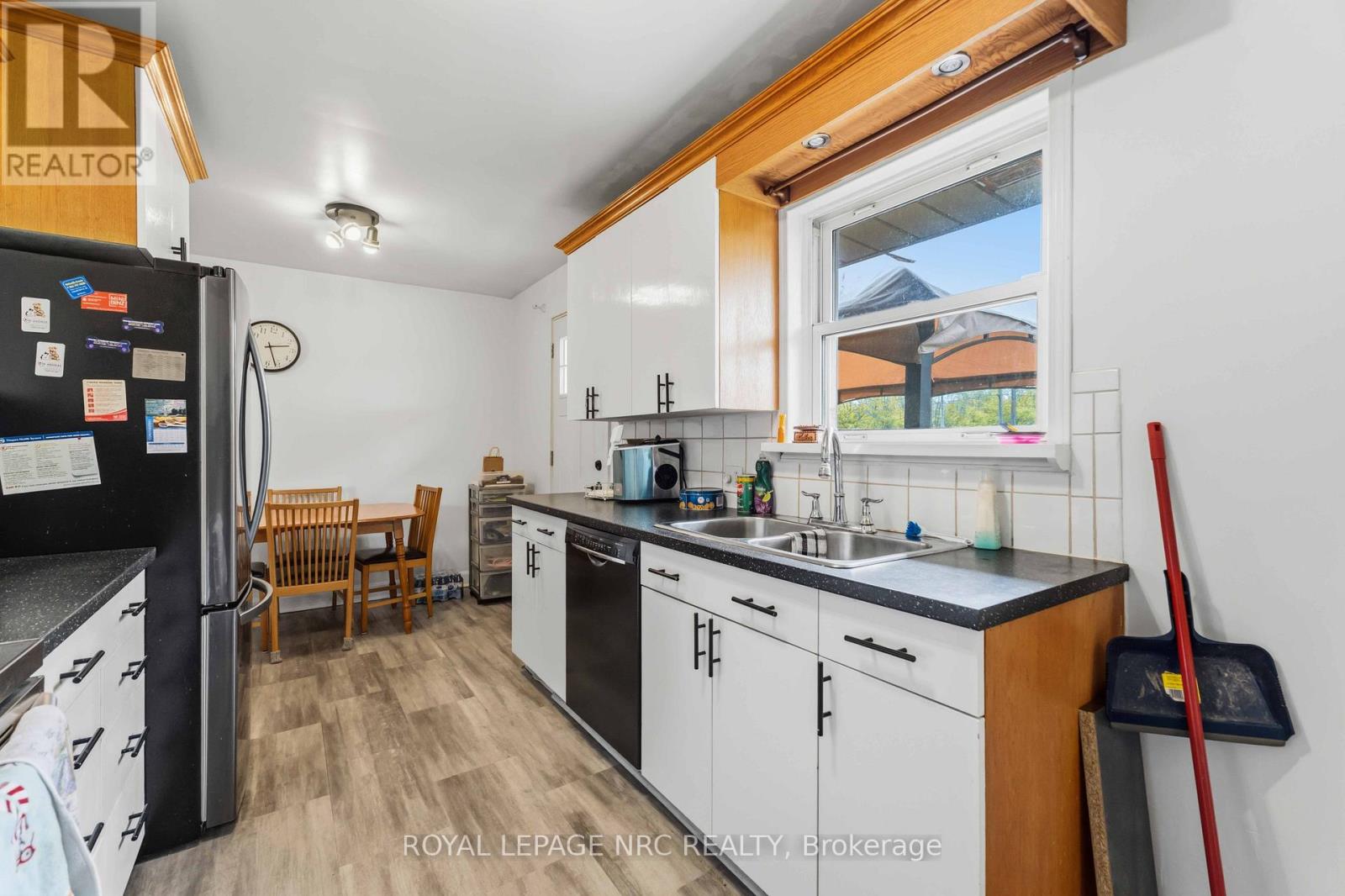 7101 ROGER CRESCENT - 15