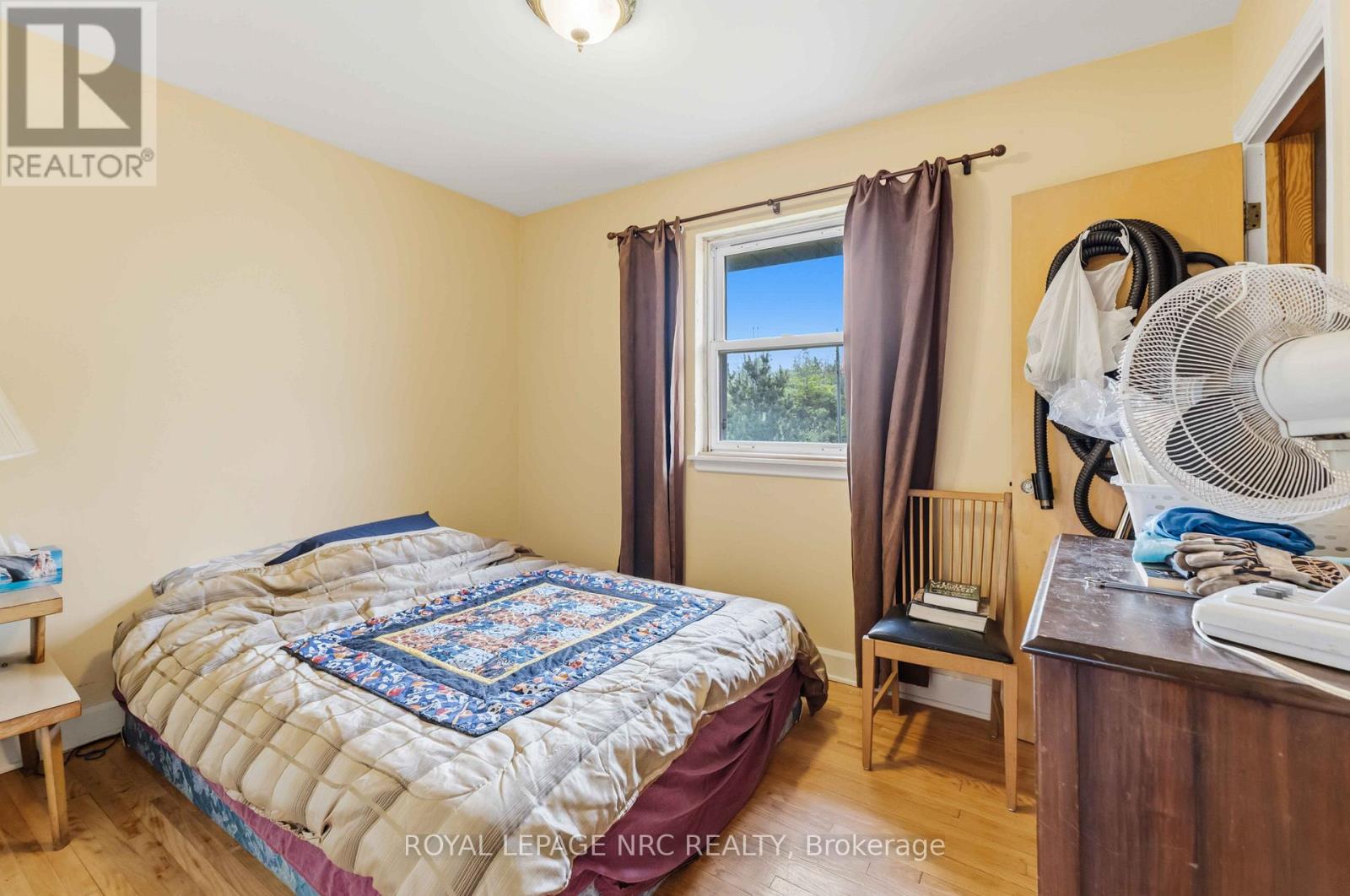 7101 ROGER CRESCENT - 19