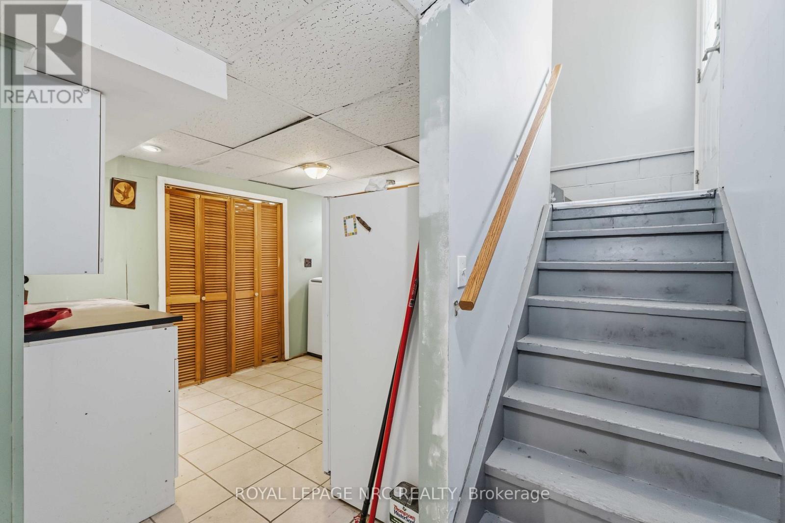 7101 ROGER CRESCENT - 23