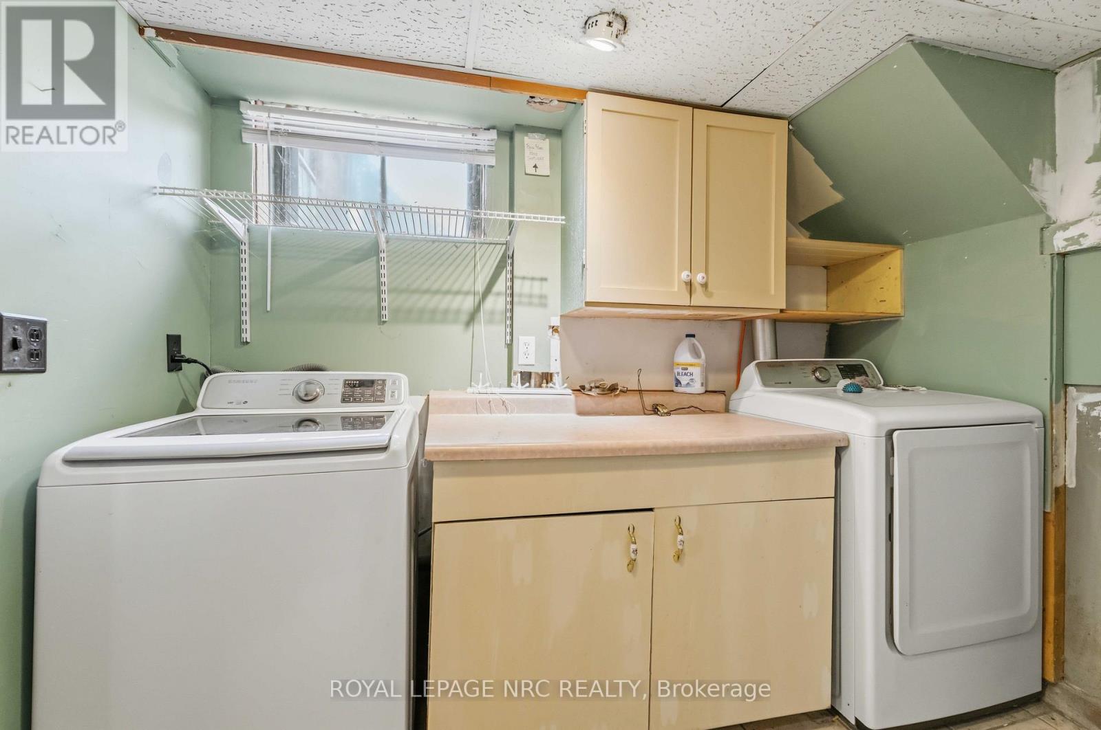 7101 ROGER CRESCENT - 25