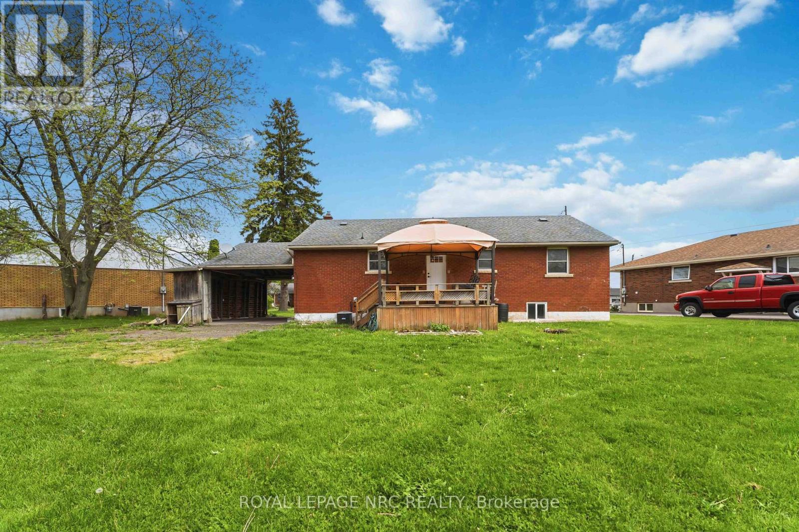 7101 ROGER CRESCENT - 38