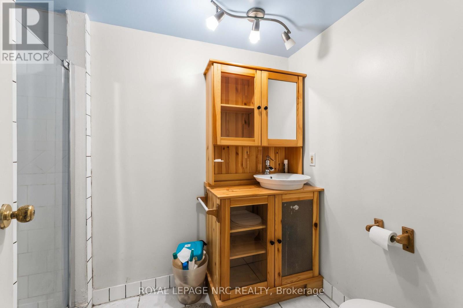 7101 ROGER CRESCENT - 31