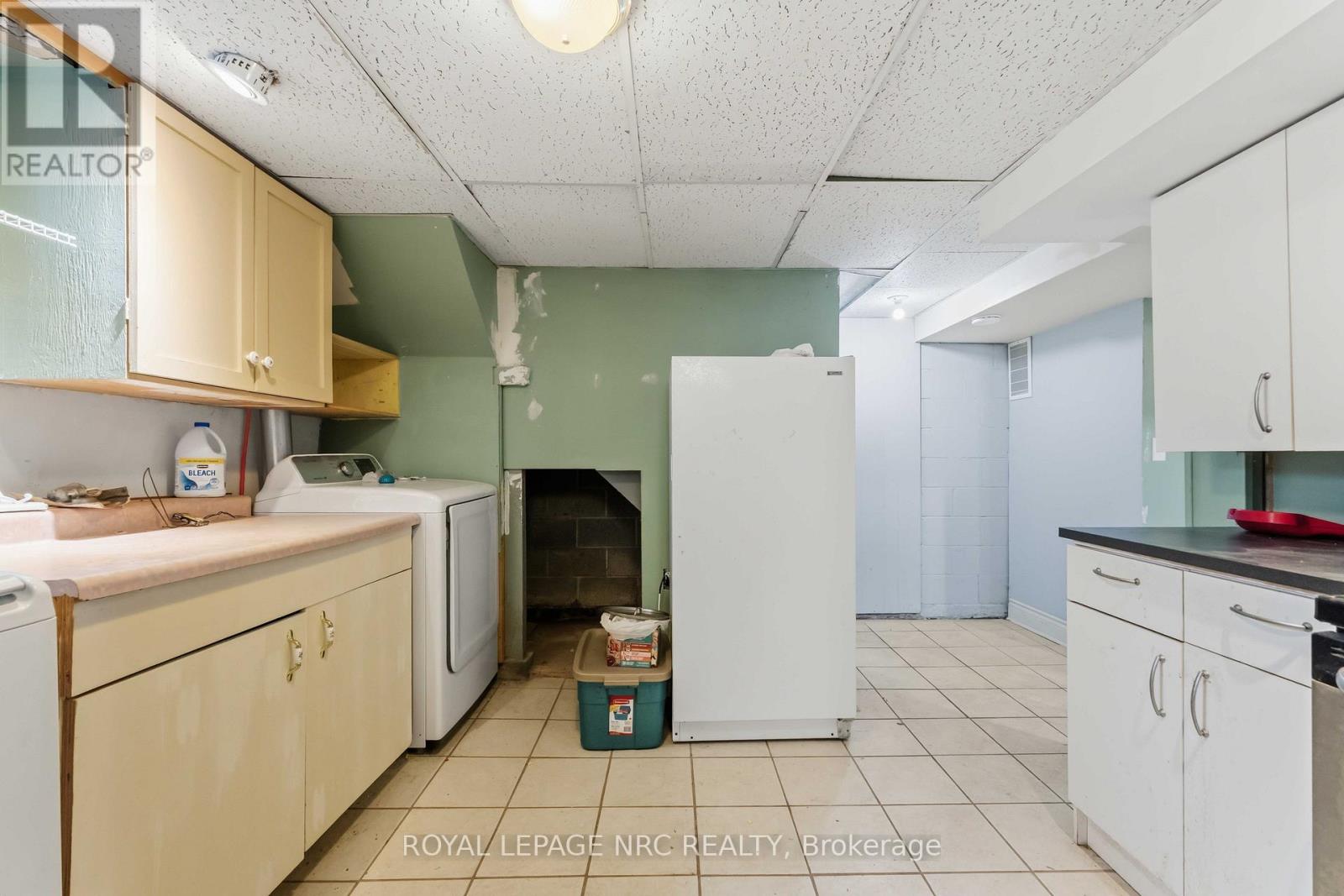 7101 ROGER CRESCENT - 24