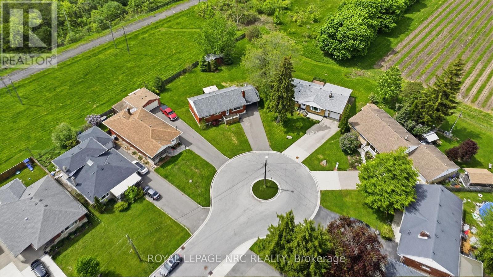 7101 ROGER CRESCENT - 40