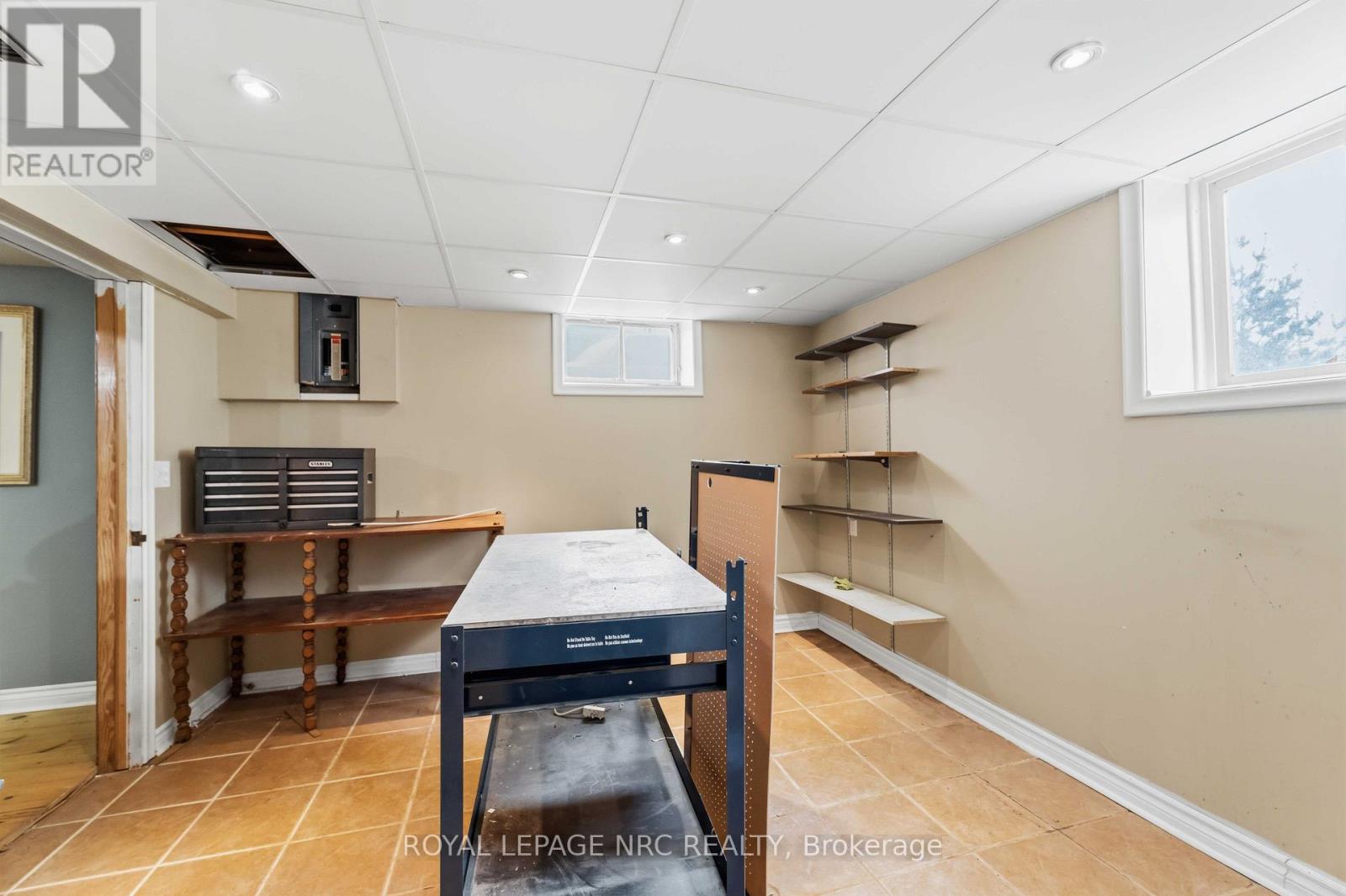 7101 ROGER CRESCENT - 29