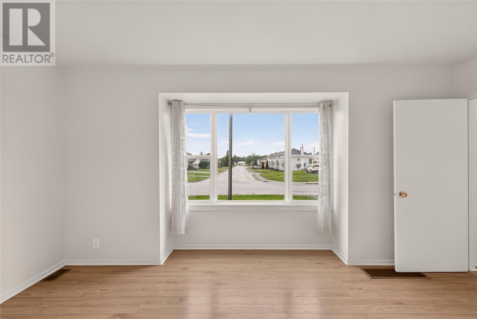 115 Elizabeth Drive - 4