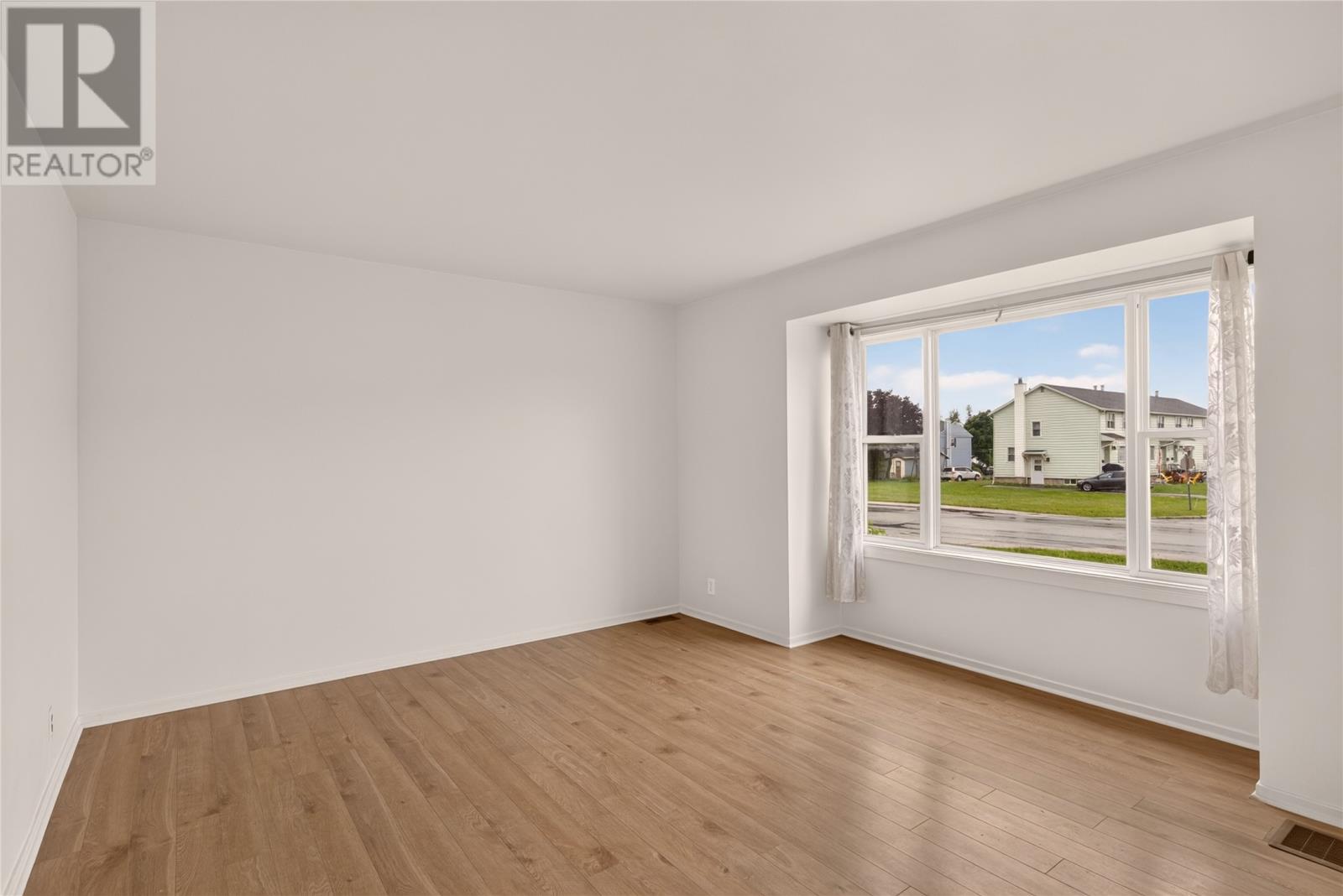 115 Elizabeth Drive - 5