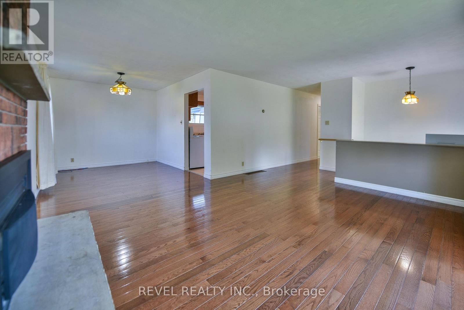 1330 CHENIER AVENUE - 12