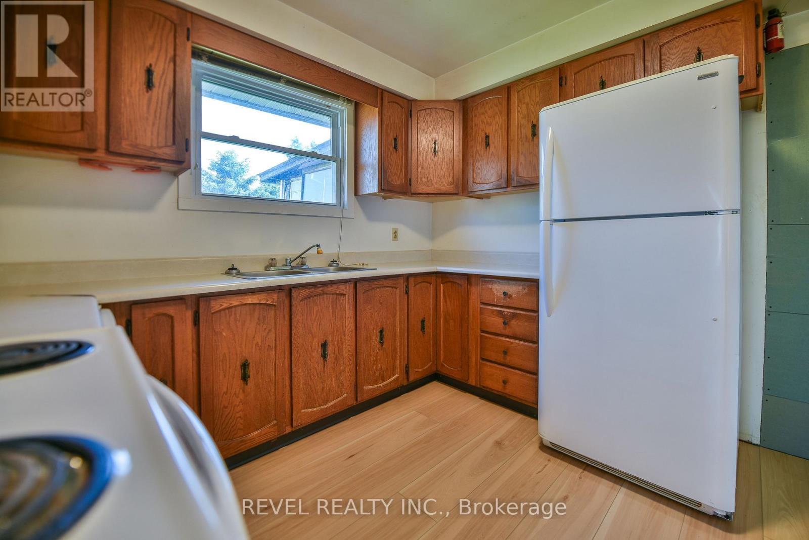 1330 CHENIER AVENUE - 13