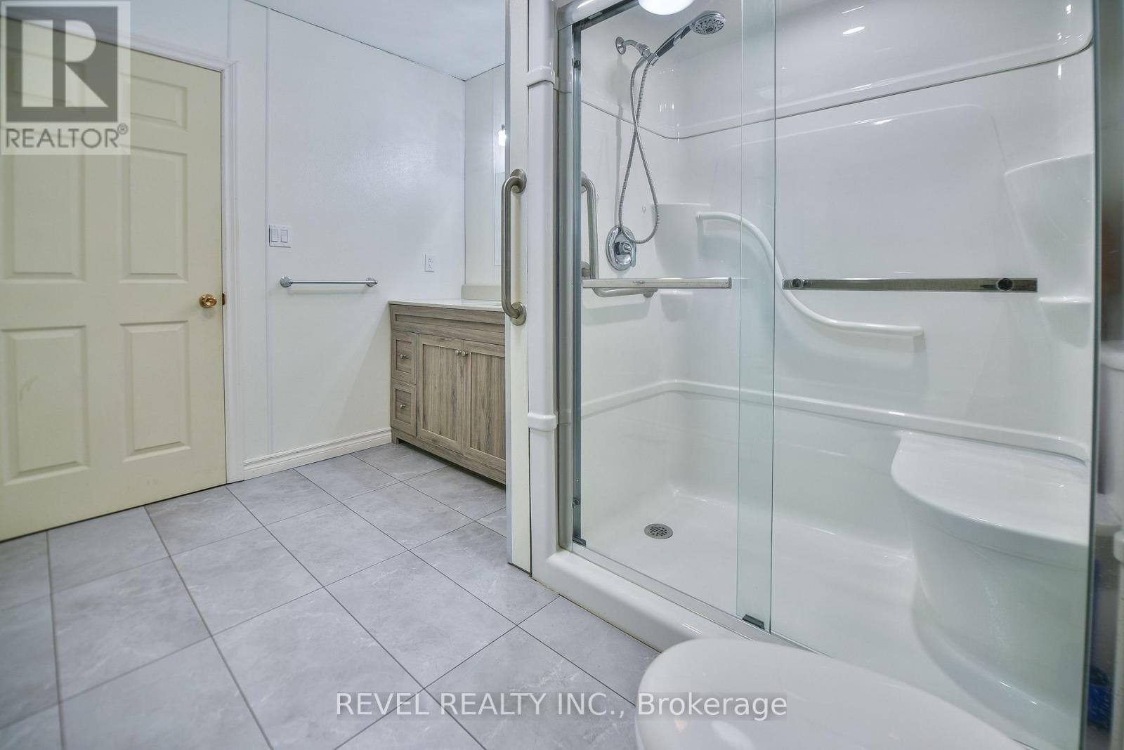 1330 CHENIER AVENUE - 17