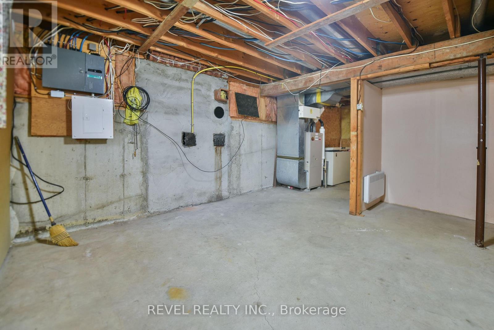 1330 CHENIER AVENUE - 28