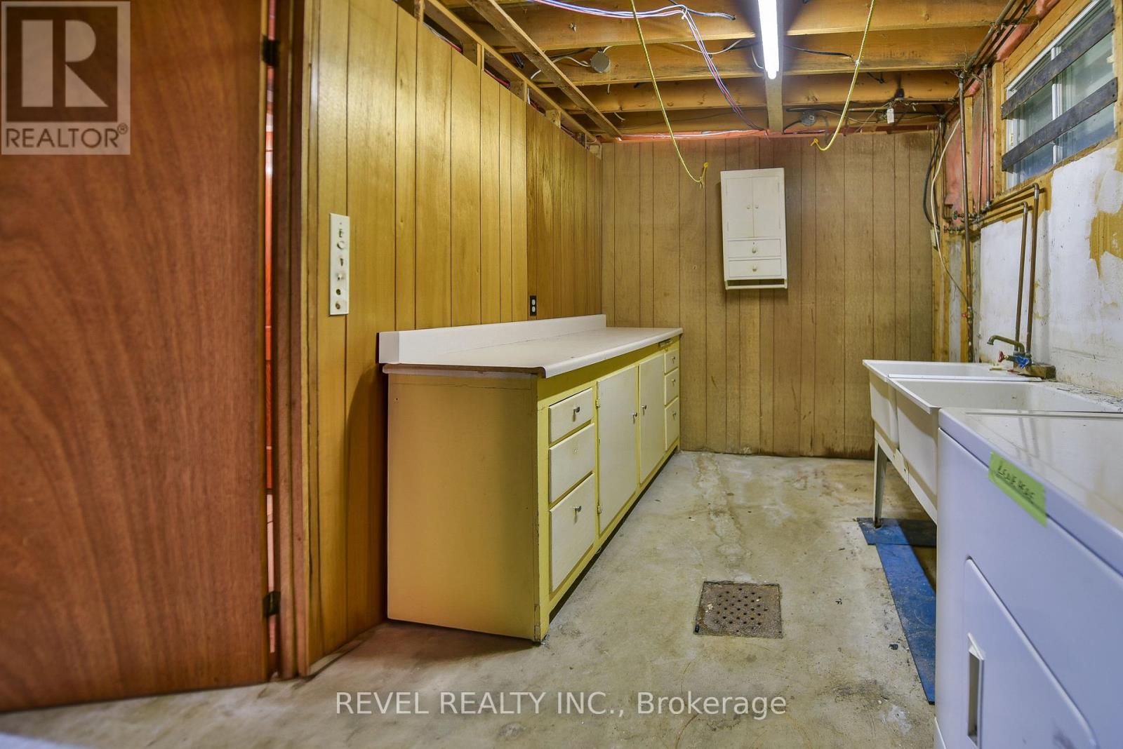 1330 CHENIER AVENUE - 29