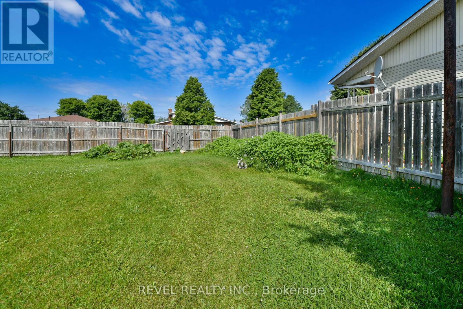 1330 CHENIER AVENUE - 7