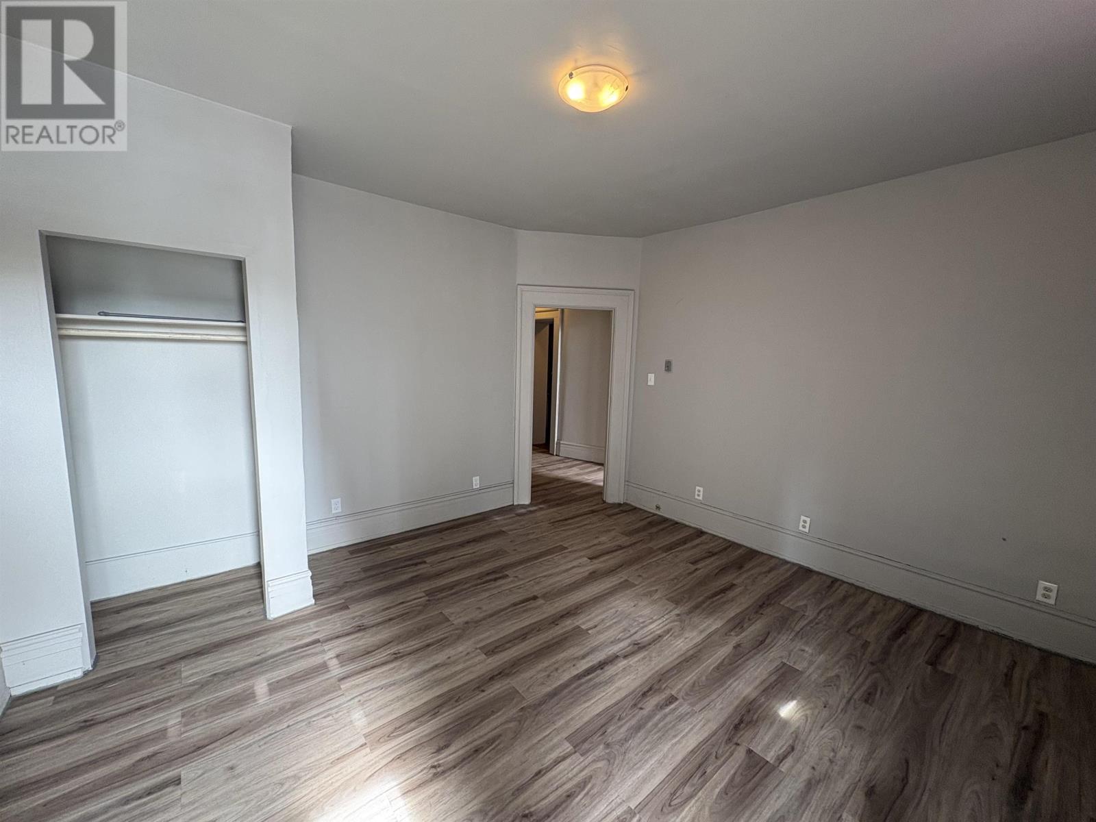 230 Brodie ST N - 12