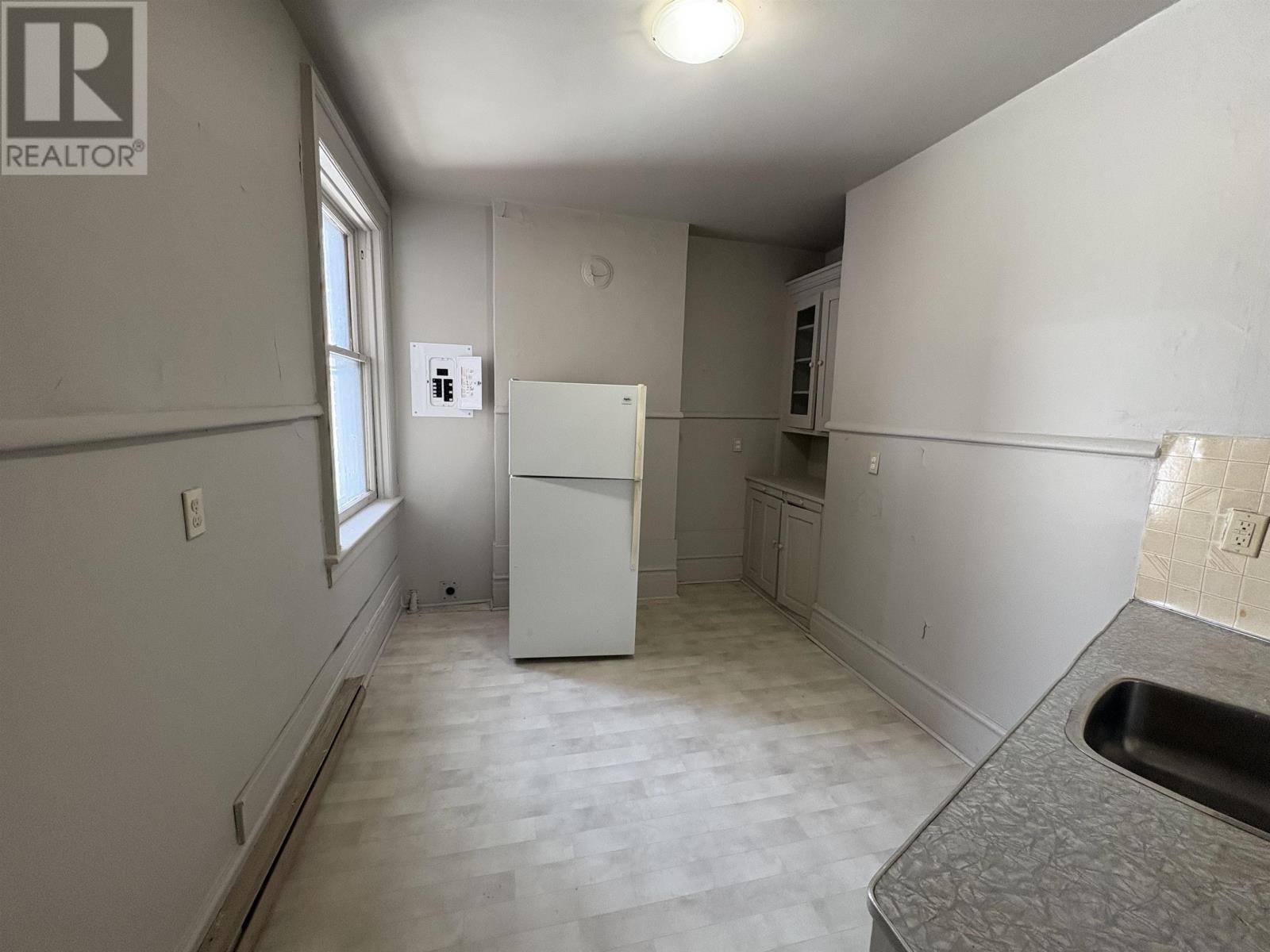 230 Brodie ST N - 21