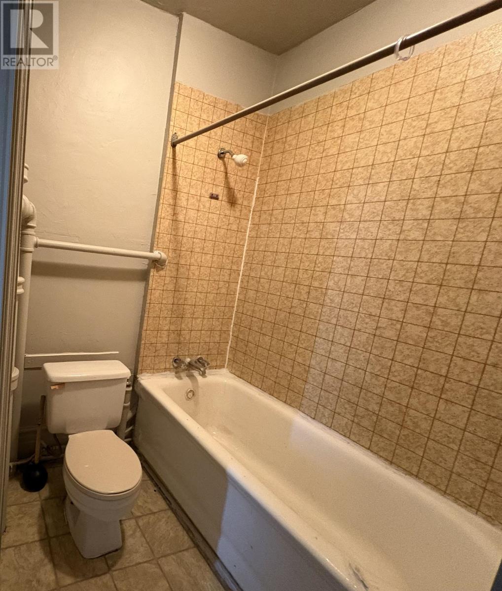 230 Brodie ST N - 24