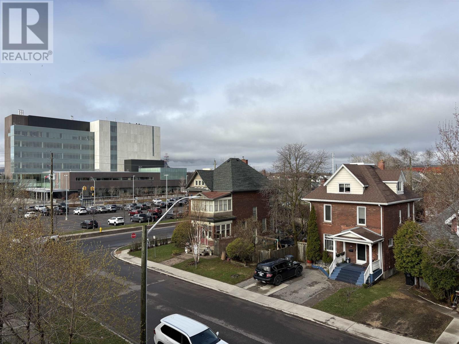 230 Brodie ST N - 3
