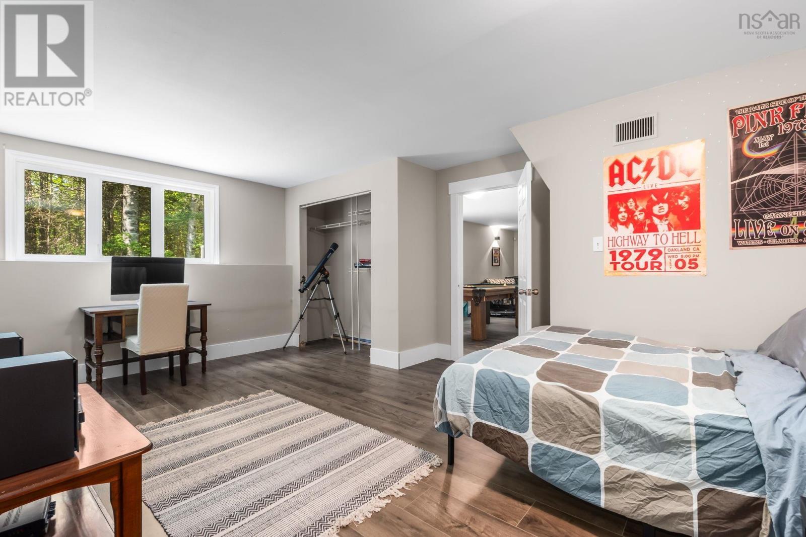 56 Bristol Avenue - 26
