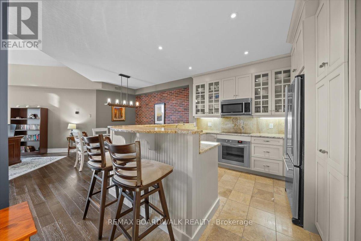 #PH804 – 320 MCLEOD STREET, Ottawa. Luxury613. By Peter Sagos - Image 7