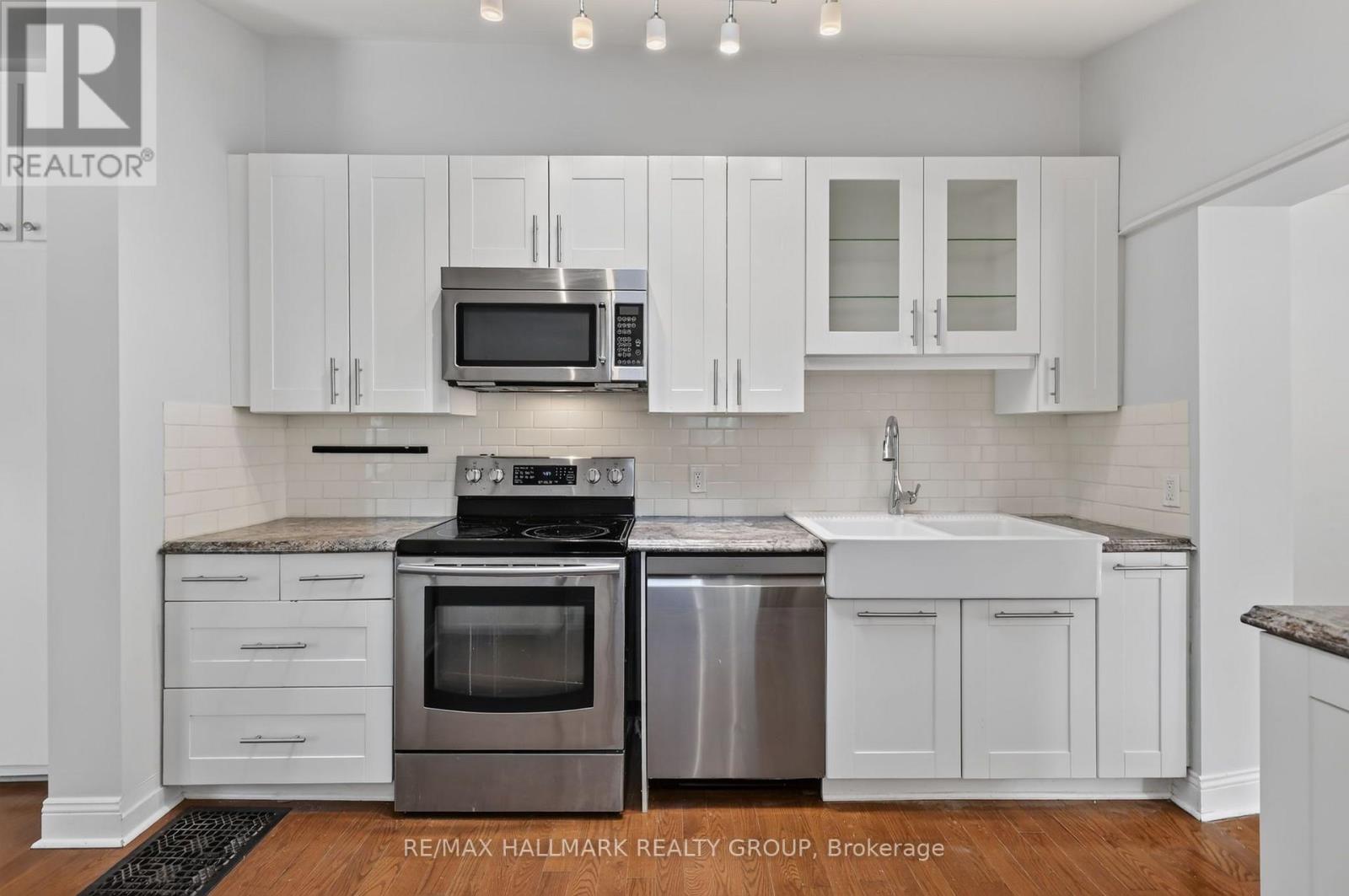 2 Bed, 2 Bath House for Sale in Ottawa – 115 SHERBROOKE AVENUE, Ottawa – MLS# X13542390 - Image 11