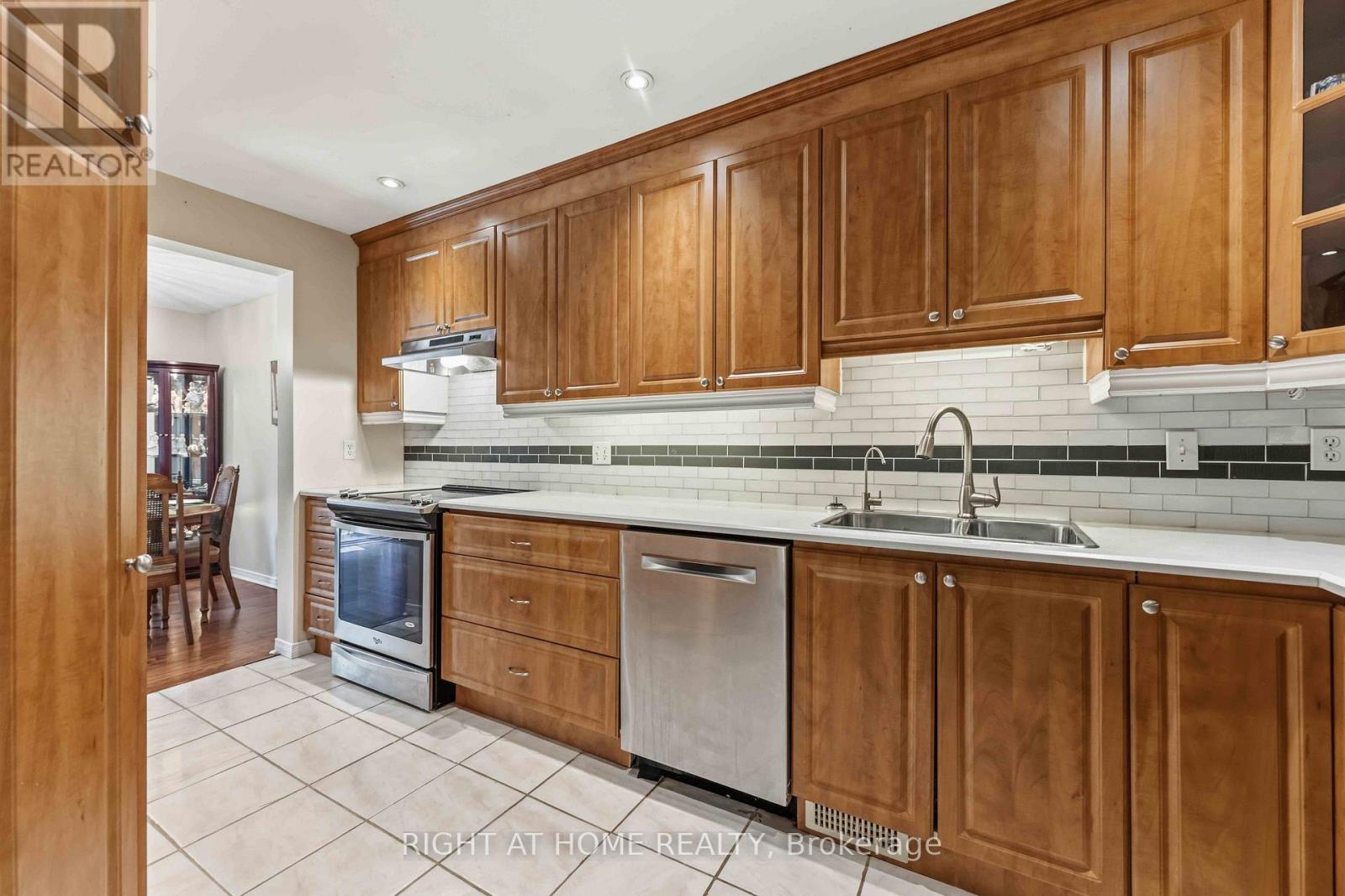 3 Bed, 4 Bath House for Sale in Ottawa – F – 12 OFFENBACH LANE, Ottawa – MLS# X13542398 - Image 10
