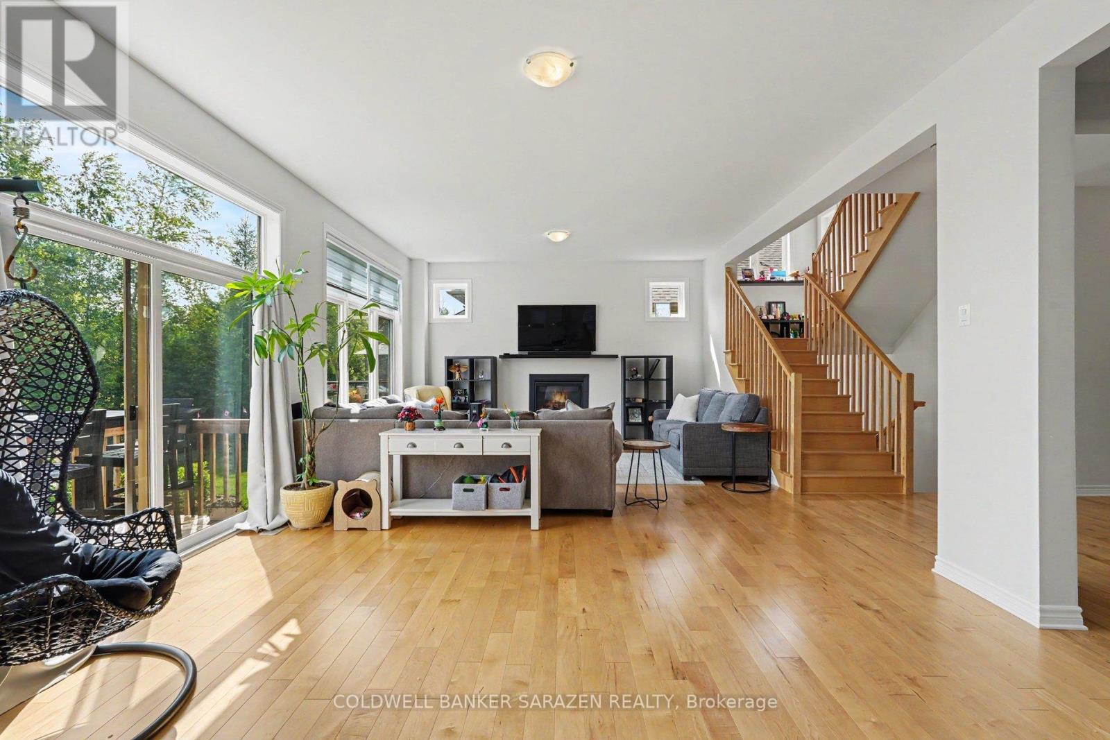 196 BLACKHORSE DRIVE - 19