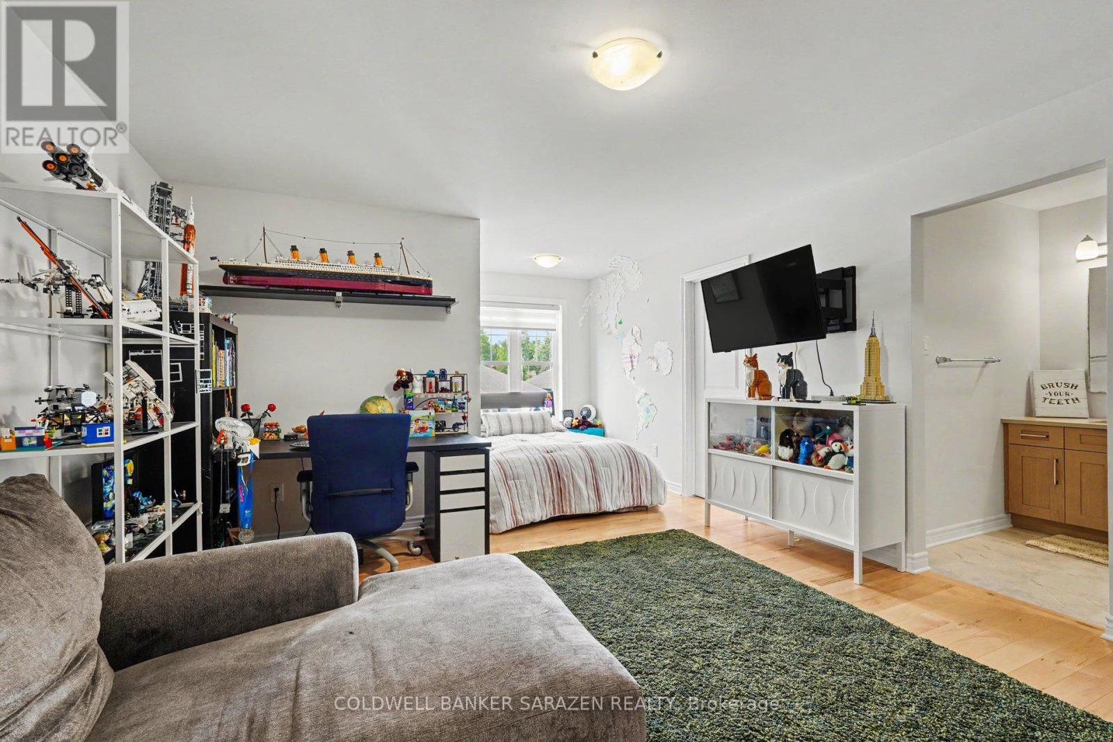 196 BLACKHORSE DRIVE - 24