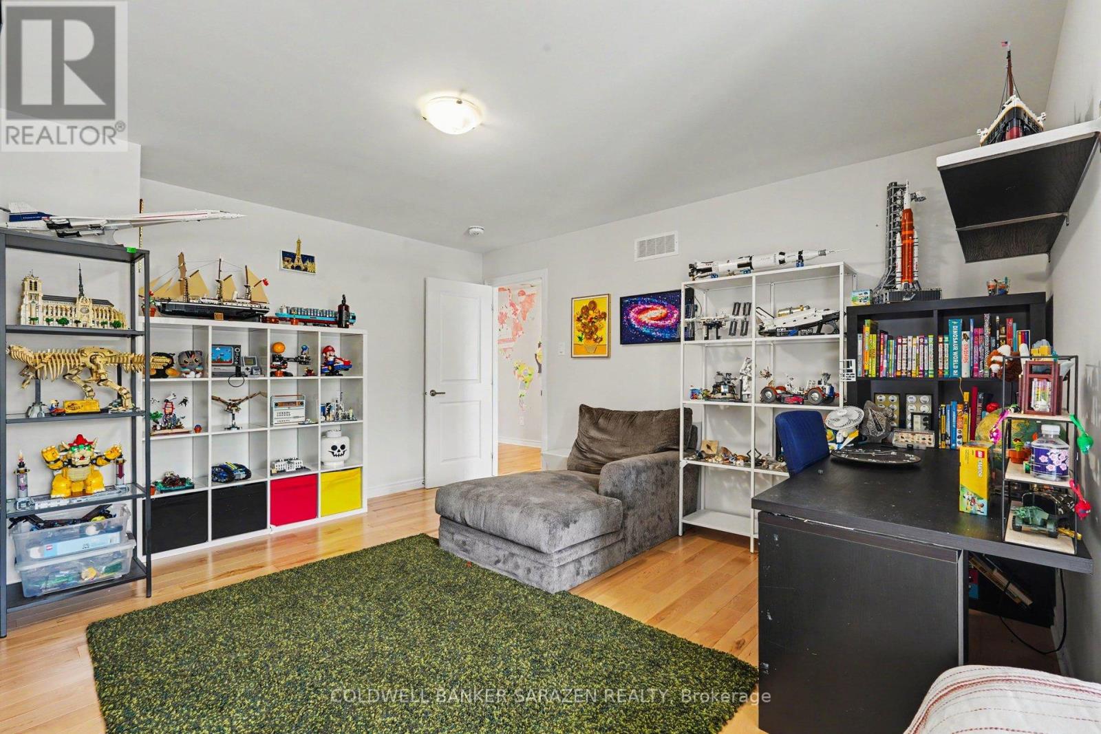196 BLACKHORSE DRIVE - 25