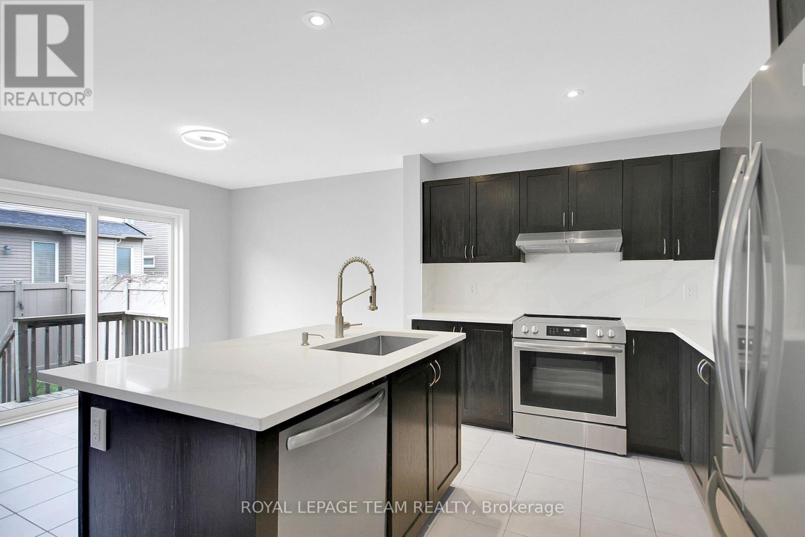 208 MISSION TRAIL CRESCENT, Ottawa. Luxury613. By Peter Sagos - Image 15