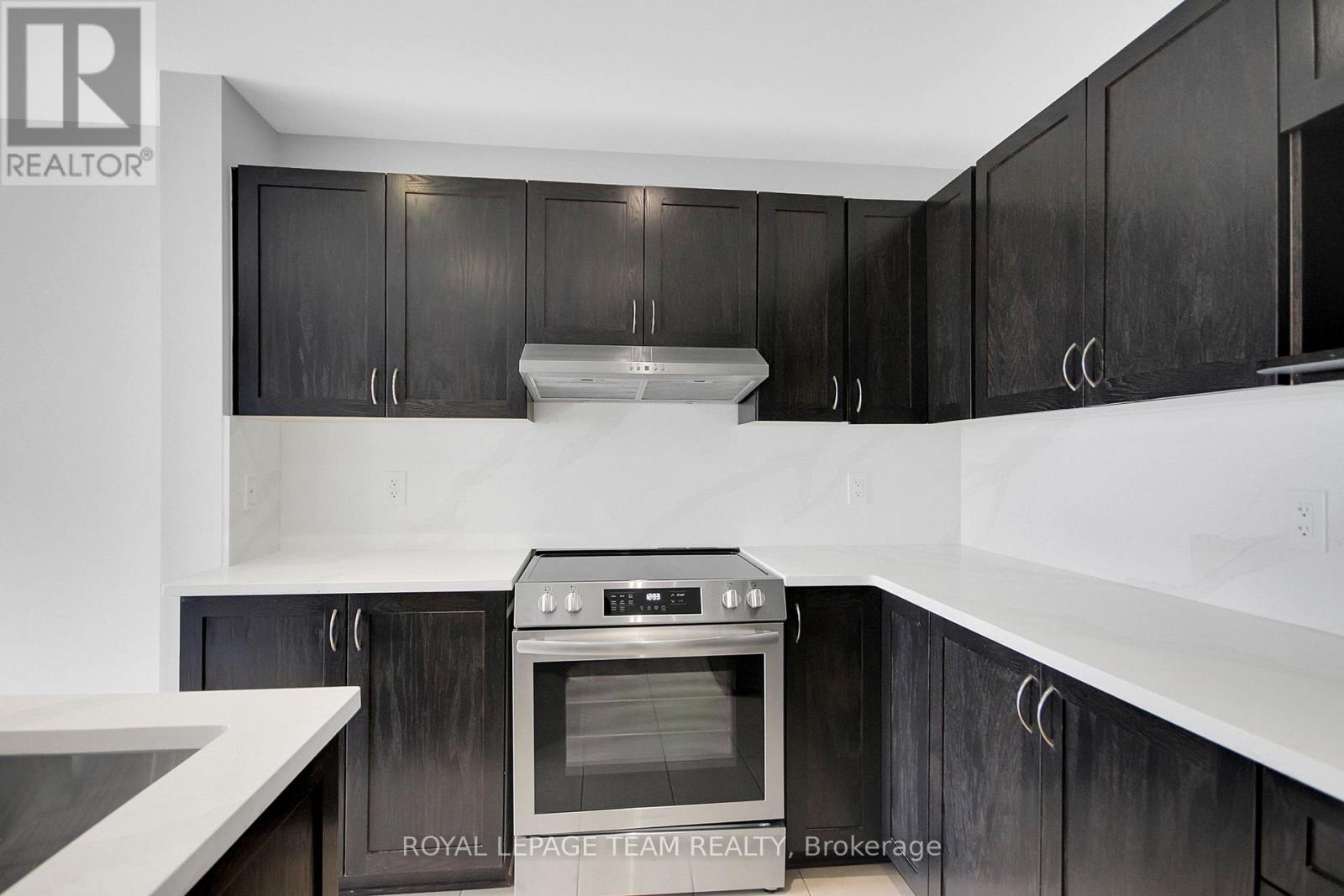 208 MISSION TRAIL CRESCENT, Ottawa. Luxury613. By Peter Sagos - Image 16