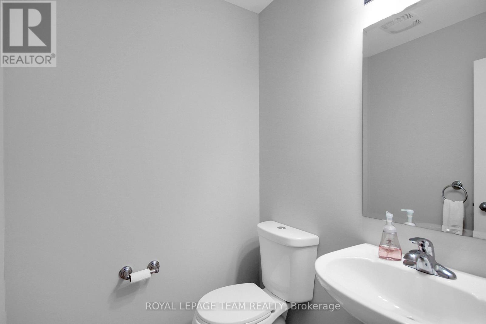 208 MISSION TRAIL CRESCENT, Ottawa. Luxury613. By Peter Sagos - Image 35