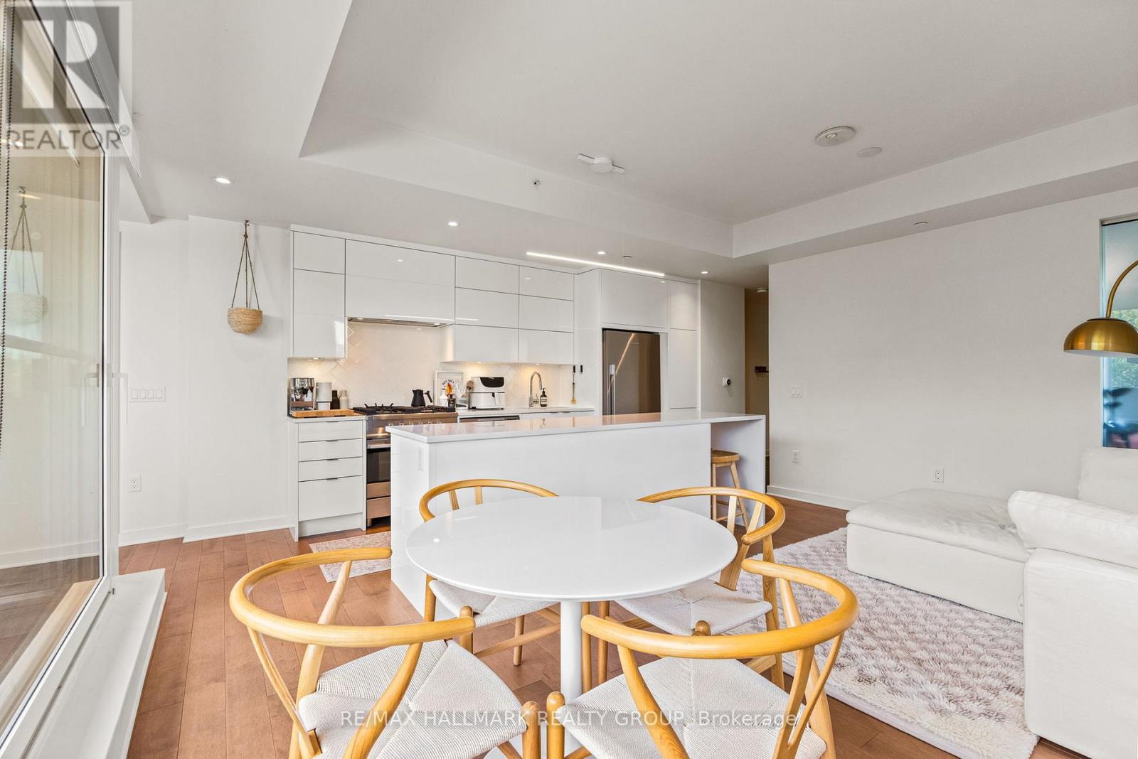 #207 135 BARRETTE STREET - 14